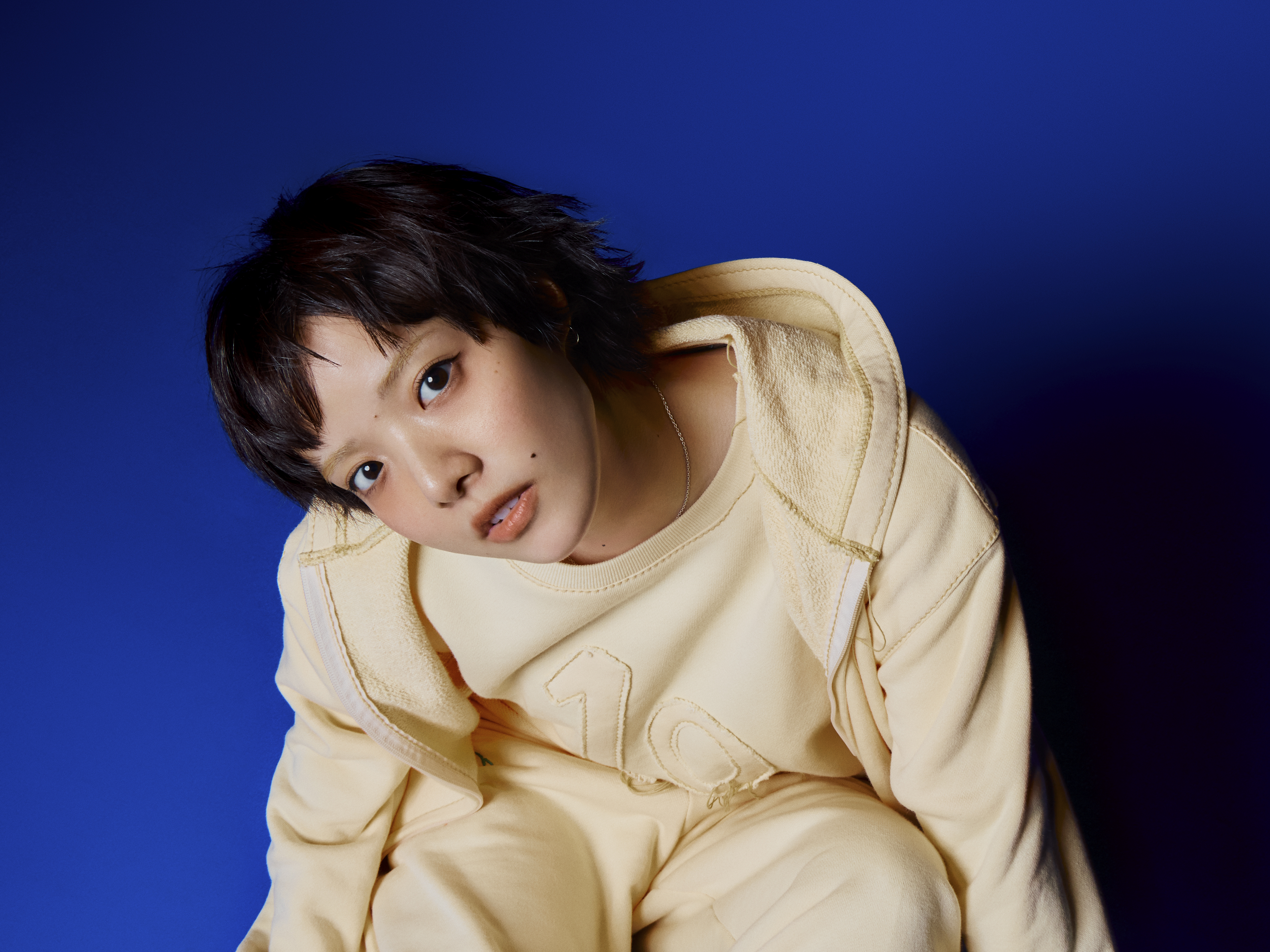 AIMYON 官方 biography 页面主视觉